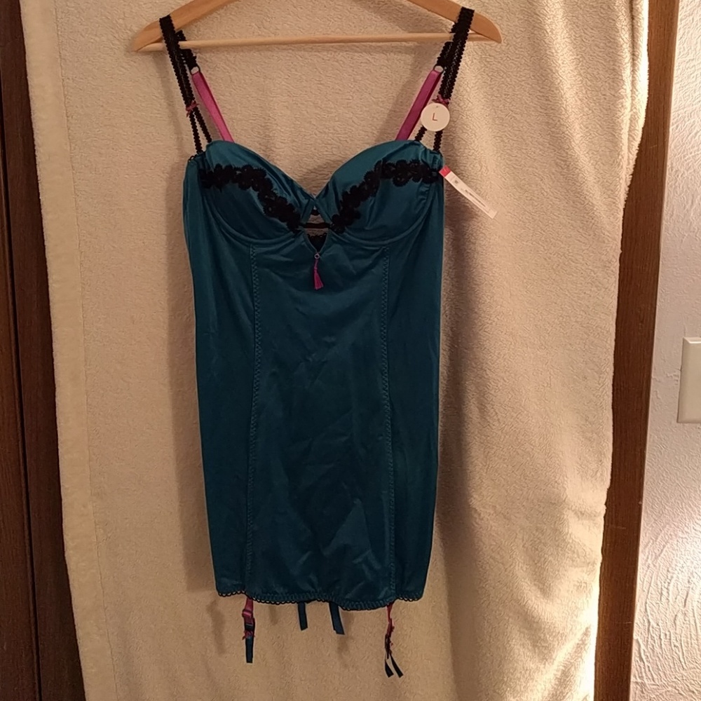 Cosmopolitan Intimates